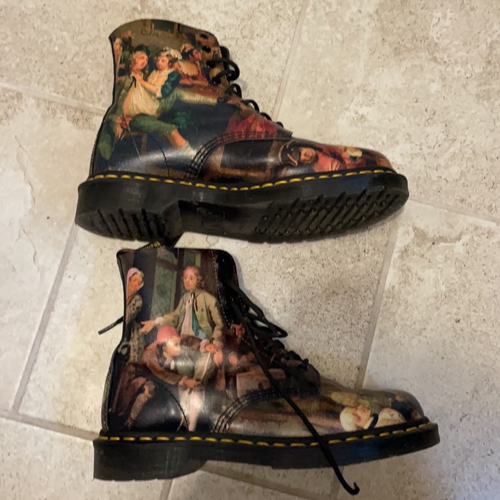 Dr. Martens WILLIAM HOGARTH PASCAL 1460 Boots - Picture 4 of 16